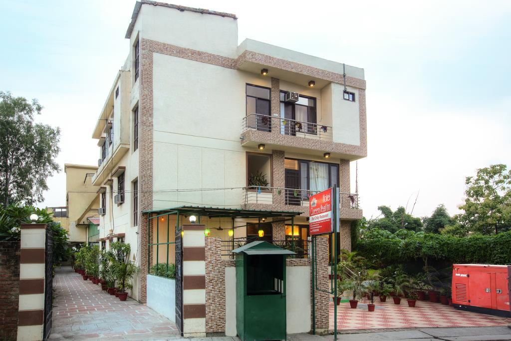 Oyo 10425 Queens Pearl Inn Dehradun Luaran gambar